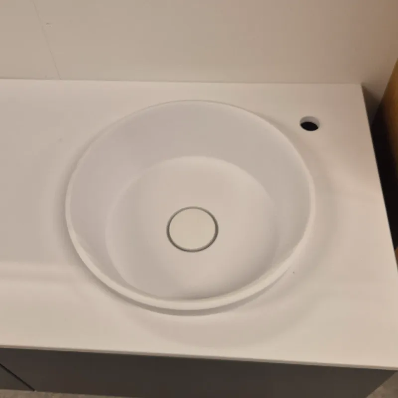 OUTLET: Vedum Zone 120 cm Baderomsmøbel m. Speil Tordenblå - Utstilling