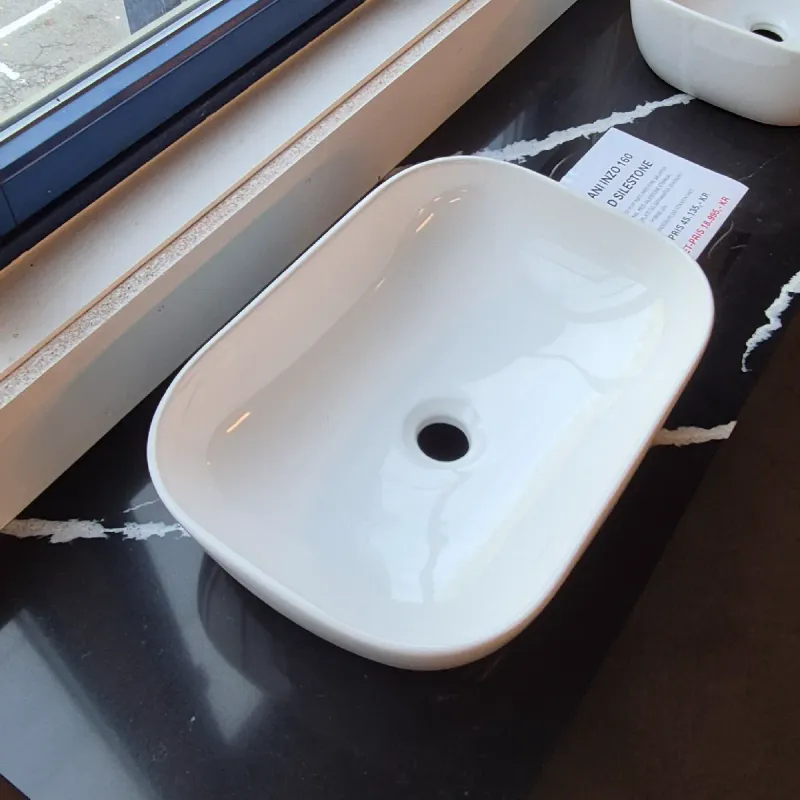 OUTLET: Dansani Inzo 160 cm baderomsmøbel og servanter hvit